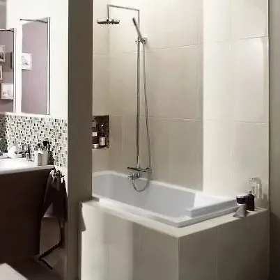 В интерьере