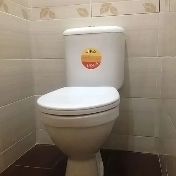 В интерьере