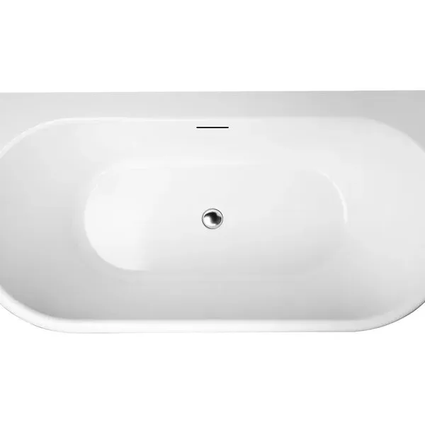 Ванна на белом