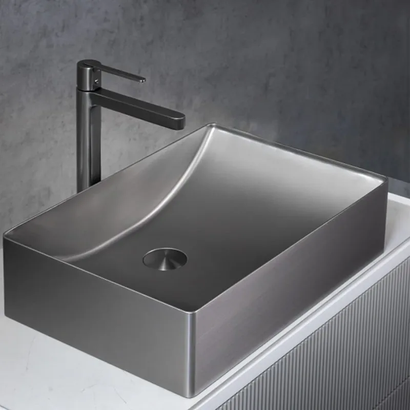 В интерьере